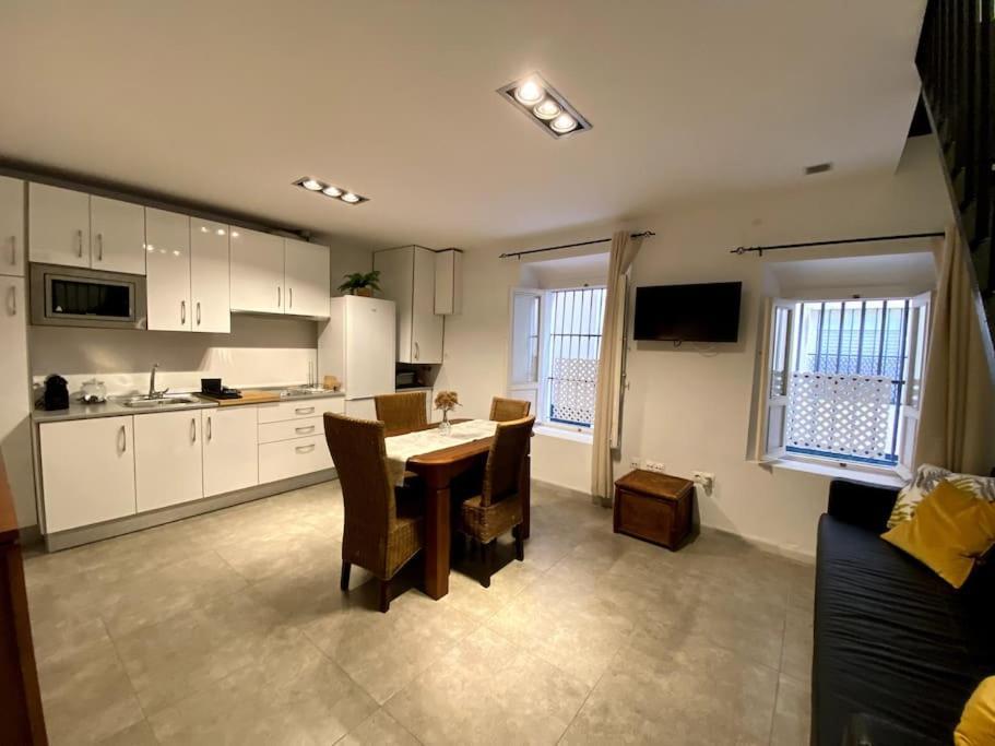 Appartement Moderno Duplex En La Tacita De Plata à Cadix Extérieur photo